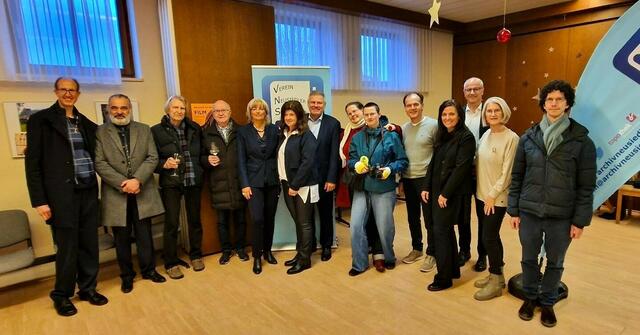 Bürgermeisterin Elisabeth Böhm bei der Gedenkfeier mit dem Verein Neusiedler Stadtarchiv.  | Foto: Stadtgemeinde Neusiedl am See