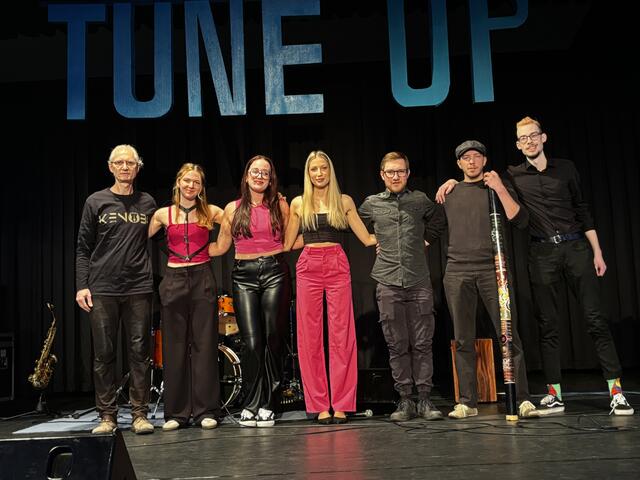 Lukas Kubanek, selina Hick, Leopold Mang, Gabriel Rozanek, Lena Ulrichsdorfer, Jaqueline Mitovic und Christian Gruber von der BAfEP/BASOP St. Pölten