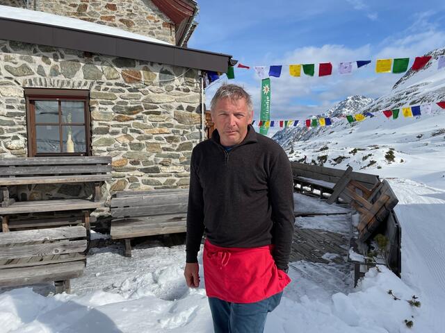 Thomas Fankhauser, Wirt der Franz-Senn Hütte wünschte sich einen Shuttle-Service als Zwischenlösung für den Sommer – daraus wurde 2024 noch nichts. | Foto: Kainz
