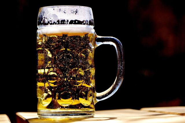Im Rahmen einer ausgedehnten Brauereiführung konnten die Schüler:innen schließlich hinter die Kulissen der Trumer Privatbrauerei schauen und entdecken, was es braucht, um beste Biere ohne Kompromisse zu brauen. | Foto: Symbolbild: pixabay.com