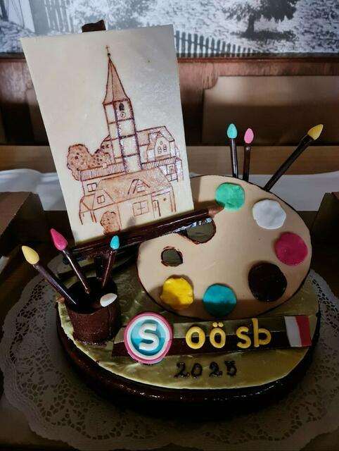 Die Torte von Walter Bruckmüller für die Tombola. | Foto: Seniorenbund