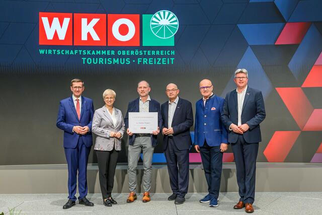 Markus Achleitner, Doris Hummer, Markus Wagner, Gerold Royda, Robert Seeber und Stefan Praher bei der Veranstaltung. | Foto: Cityfoto/Simlinger