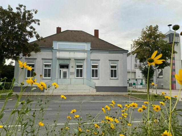 Gemeindeamt Großwarasdorf. | Foto: Gesa Buzanich