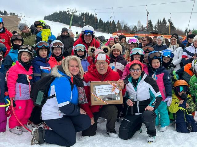 Die Liebenfelser und Frauensteiner Kindergärten bedanken sich für die lange und ausgezeichnete Zusammenarbeit mit der Skischule Erik Schinegger. | Foto: Bimbulli GmbH