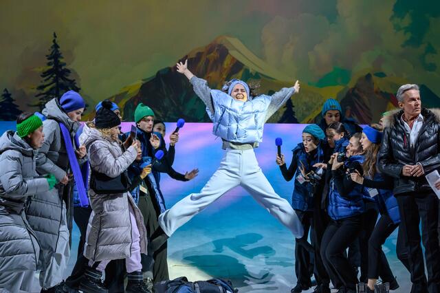 Das Musical "Skiverliebt - Zwei Brettln, die die Welt bedeuten" wird am Salzburger Landestheater aufgeführt. | Foto: SLT/Tobias Witzgall