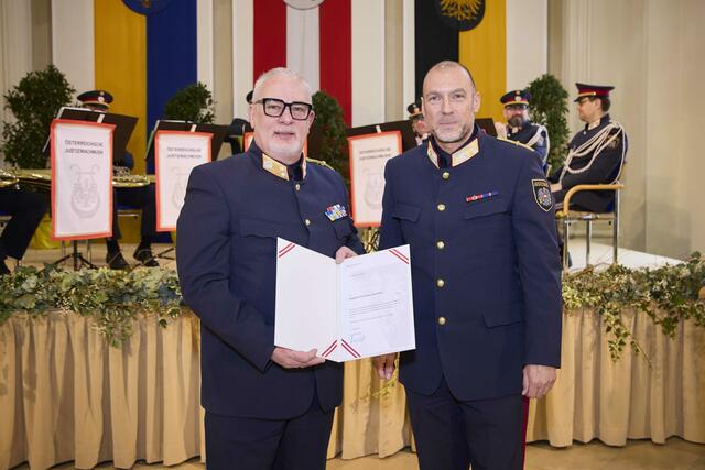 Erich Huber-Günsthofer mit Generaldirektor Friedrich Alexander Koenig. | Foto: APA – Ben Leitner