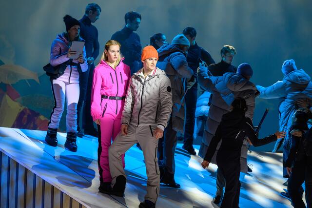 Das Musical "Skiverliebt - Zwei Brettln, die die Welt bedeuten" wird am Salzburger Landestheater aufgeführt. | Foto: SLT/Tobias Witzgall