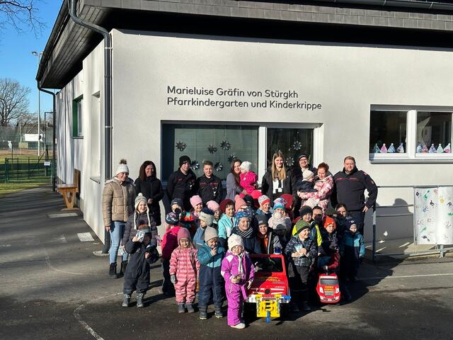 Groß war die Freude in Kindergarten und Kinderkrippe.  | Foto: Christoph Griesbacher
