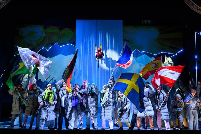 Das Musical "Skiverliebt - Zwei Brettln, die die Welt bedeuten" verknüpft Sport und Kultur auf künstlerische Weise. | Foto: SLT/Tobias Witzgall