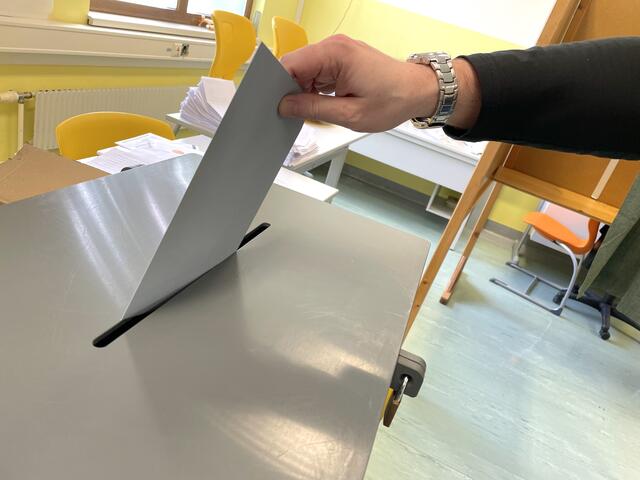 Johannes Edtmayer, Fraktionsobmann der Grünen Klosterneuburg, thematisiert mögliche Unregelmäßigkeiten bei der Stimmabgabe in einem Pflegeheim | Foto: MeinBezirk