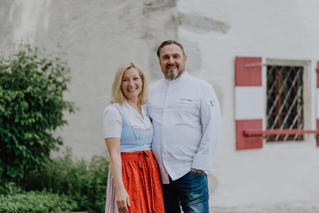 Anette und Andreas Mayer sind seit 2004 die Gastgeber auf Schloss Prielau in Zell am See. | Foto: Maria Pirchner Fotografie