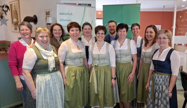 Der Gebietsvorstand mit der Gebietsbäuerin Margit Stummer, der Bezirksbäuerin Dagmar Kohl und Kammerobmann-Stv. Regina Kaltenbrunner und Franz Stöger. | Foto: Bäuerinnen Gföhl