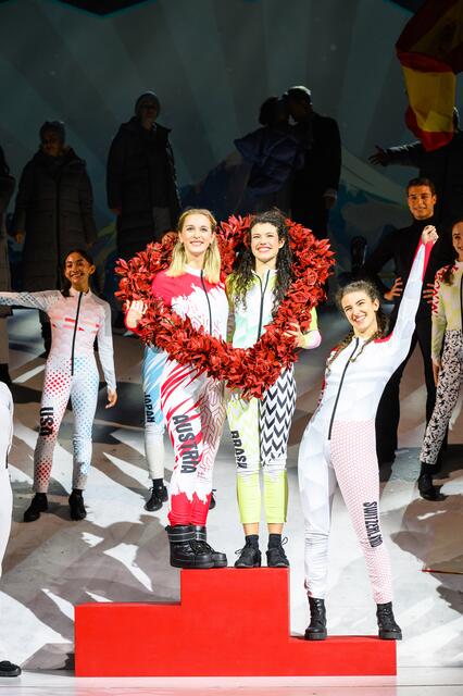 Das Musical "Skiverliebt - Zwei Brettln, die die Welt bedeuten" verknüpft Sport und Kultur auf künstlerische Weise. | Foto: SLT/Tobias Witzgall