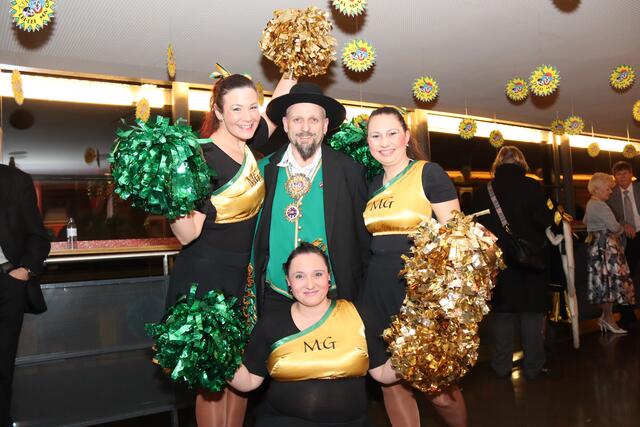 Premiere der Faschingssitzungen in Maria Gail: Die MaGai Leaders mit Edi Lastin | Foto: MeinBezirk.at