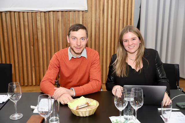 Anna-Maria Haller und Josef Singer leiteten die Ballweinprämierung.
