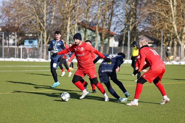 Intensive Vorbereitung: Mladen Covic im Zweikampf. | Foto: Reischl