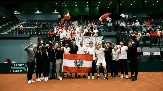 Jubel im Schwechater Multiversum: die österreichischen Tennis-Herren siegen im Doppel über  Finnland. | Foto: ÖTV