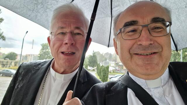 Alles unter Dach und Fach: Der Salzburger Erzbischof Franz Lackner (l.) war der letzte steirische Weihbischof, jetzt steht ein neuer Mann an der Seite von Diözesanbischof Wilhelm Krautwaschl. | Foto: Katholische Kirche Steiermark