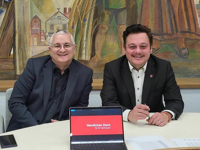 Vizebürgermeister Thomas Woisetschläger und Bürgermeister Herbert Pfeffer bedanken sich herzlich. | Foto: SPÖ Traismauer