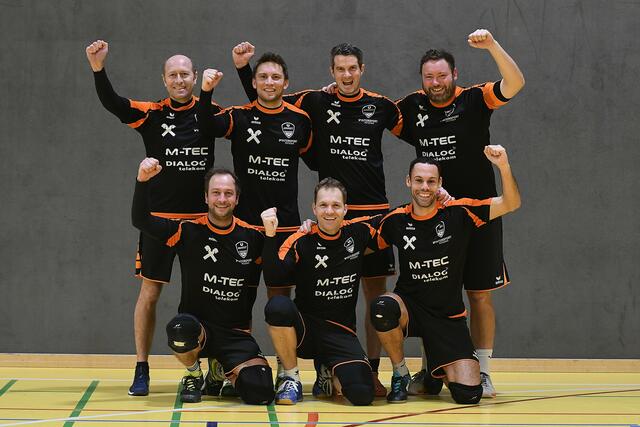 Das erfolgreiche Arnreiter Männerteam.  | Foto: Manfred Lindorfer