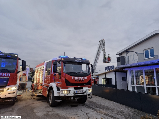 Die Feuerwehr St. Michael beim Brandeinsatz in Wolfsberg. | Foto: Feuerwehr St. Michael im Lavanttal