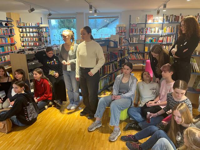 Bereits zum zweiten Mal fand das literarische Speeddating in der öffentlichen Bibliothek der Pfarre Aigen statt.  | Foto: Bibliothek Pfarre Aigen