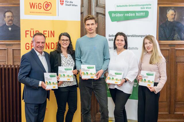 Bei der Präsentation, v.l.: Gerald Bischof, Christiane Ladinig, (Selbsthilfe-Unterstützungsstelle SUS Wien), Matthias Hümmelink, (WiG-Geschäftsführung), Isabella Schmelz, (SUS Wien) und Tanja Schönanger (SUS Wien).  | Foto: Zsolt Marton