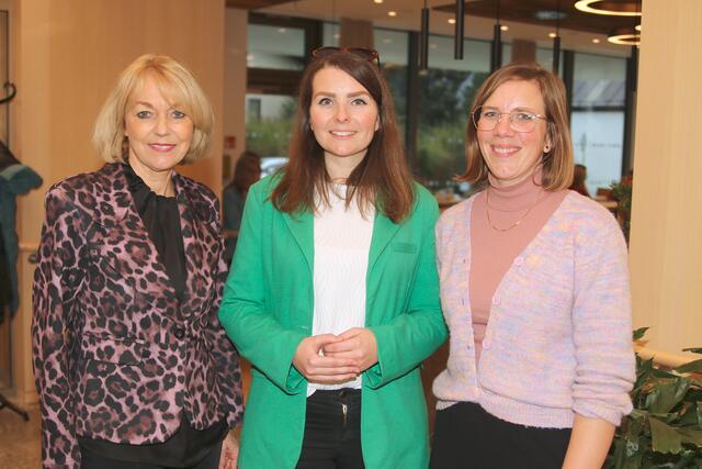 v.l.: Gabi Schiessling (Landeskoordinatorin CareManagement Tirol), Kathrin Weber (Koordinatorin für Pflege und Betreuung), Fabia Lindner (Koordinatorin für Pflege und Betreuung) | Foto: Foto: Walpoth