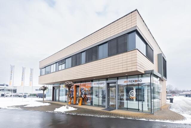 Der Schauraum in Studenzen bietet neben besten Service jetzt auch Fenster zum Rekord-Preis noch bis Ende Februar! | Foto: broboters