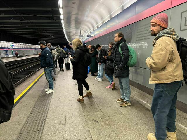 Auf der Schnellbahn-Stammstrecke kommt es zu Einschränkungen nach einem Gleisschaden. Pendler müssen Verspätungen und einzelne Ausfälle in Kauf nehmen. (Archiv) | Foto: zVg