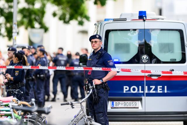 Zur schrecklichen Bluttat vor einer Wiener Anwaltskanzlei gibt die Polizei am Dienstag ein Update. (Symbolbild) | Foto: Max Slovencik / picturedesk.com