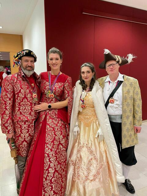 Das Eferdinger Prinzenpaar, Prinzessin Madeleine und Prinz Chary, bekam Besuch von dem Prinzenpaar aus Rufling. | Foto: Eferdinger Gaukler