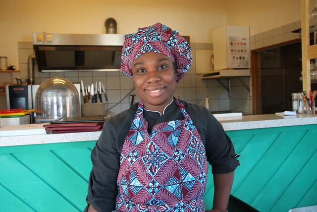 Jennifer Ofori bekocht ihre Gäste mit moderner afrikanischer Küche. | Foto: MeinBezirk
