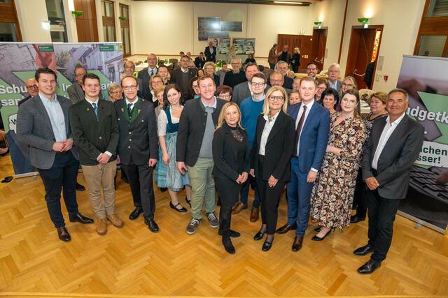 Kandidatenpräsentation der ÖVP Bruck im Rahmen eines außerordentlichen Stadtparteitags. | Foto: Ekatarina Paller