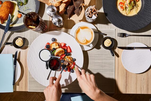 Das gastronomische Angebot im Bezirk Vöcklabruck kann sich sehen und vor allem schmecken lassen. | Foto: AntonMatyukha/Panthermedia