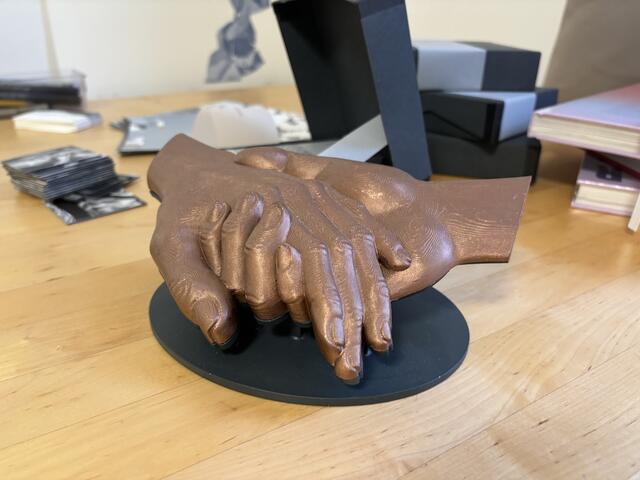 "Raising Hands" in Mini-Form. | Foto: Michael Marbacher / MeinBezirk