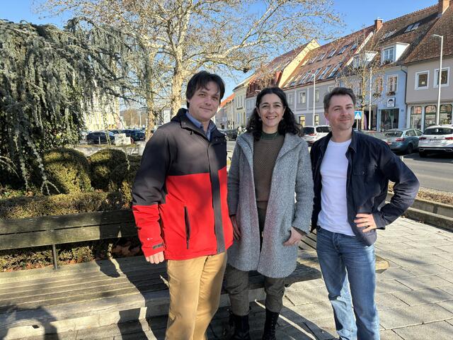 Optimistisch in die Gemeinderatswahlen in Feldbach gehen Thomas Schilcher, Sandra Krautwaschl und Stefan Preininger (v. l.) | Foto: MeinBezirk