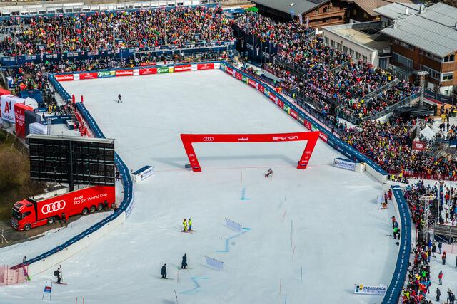 Der Zwölferkogel in Saalbach-Hinterglemm steht im Mittelpunkt der 48. Alpine Ski-Weltmeisterschaft, die am heutigen 4. Februar mit dem Team-Parallel-Event offiziell eröffnet wird | Foto: TVB Saalbach Hinterglemm