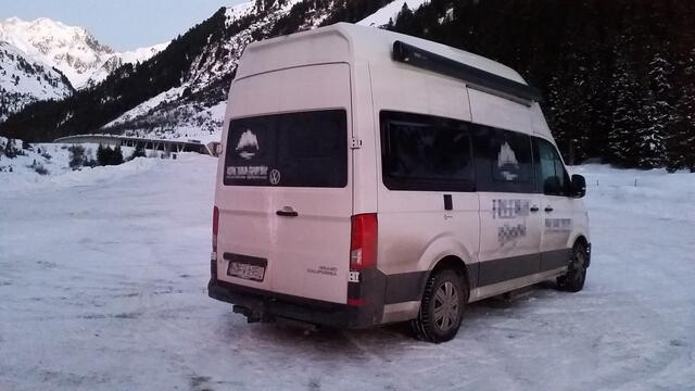 Wohnmobil auf Parkplatz Stubaier Gletscher ... | Foto: Tiroler Bergwacht - Einsatzstelle Stubai