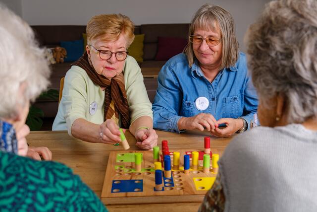 An vier Montagen von März bis Juni lädt das Rote Kreuz Ried ins Tagesbetreuungszentrum in St. Martin zum Seniorentreff. | Foto: RK Ried/Simharl