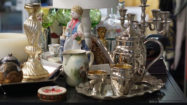 Der Verkaufserlös beim ORA Flohmarkt in Andorf kommt dem guten Zweck zugute. Denn Träger ist die Hilfsorganisation ORA International, die weltweit Hilfsprojekte für notleidende Menschen unterstützt. | Foto: ORA International