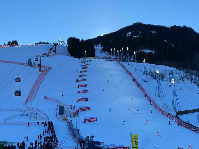 Der Zwölferkogel ist bereit für die erste Medaillenentscheidung – der Parallel-Teambewerb steht heut am Rennprogramm. | Foto: Roland Hölzl/MeinBezirk