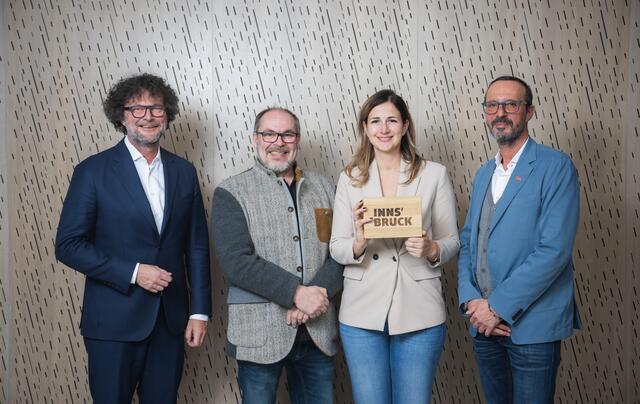 Thomas Pühringer (Aufsichtsratsvorsitzender), Georg Giner (1. Obmann-Stellvertreter), Lisa Peer (2. Obmann-Stellvertreterin) und Peter Paul Mölk (Obmann von Innsbruck Tourismus) | Foto: Oss