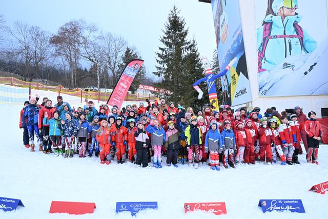 Der Bezirkscup und der Ehrnbergcup Minicross lockten über 180 Fahrer an den Hahnenkamm. | Foto: SC Lechaschau