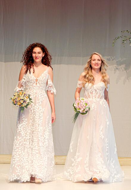 Besonders beliebt waren die mehrmals täglich stattfindenden Modeschauen. | Foto: Karl Künstner