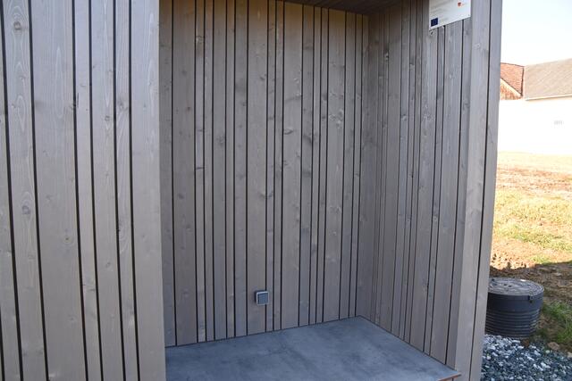 Hier wird noch ein Getränkeautomat installiert. | Foto: Michael Strini