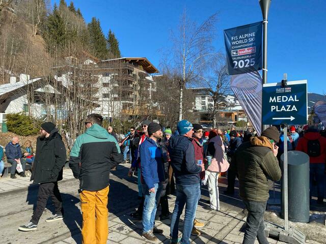 Eröffnungstag mit zahlreichen anreisenden Fans der Ski WM Saalbach 2025. | Foto: Roland Hölzl/MeinBezirk