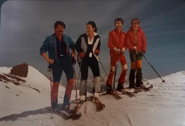 Franz Strebinger (l.) mit Familie in Obertauern. | Foto: privat