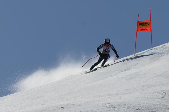 Im Bild: Elian Letho aus Finnland beim Abfahrtstraining. | Foto: Land Salzburg / Franz Neumayr