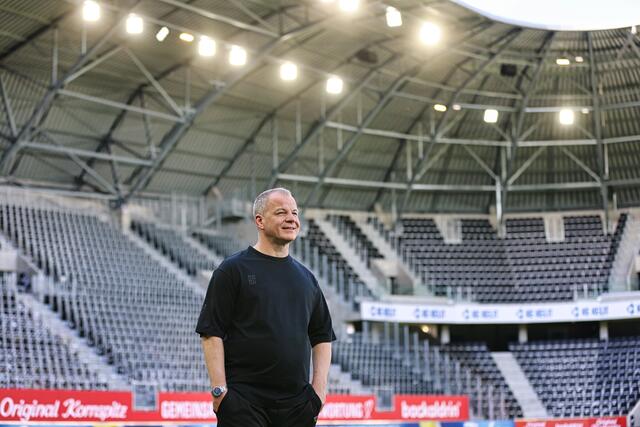 LASK-CEO Siegmund Gruber über seine langfristige Vision für den Verein: "Obere Priorität hat für uns, dass der Verein stets auf wirtschaftlich gesunden und stabilen Beinen steht. Wir dürfen nie vergessen, dass wir erst seit etwas mehr als zehn Jahren wieder im Profifußball vertreten sind." | Foto: LASK